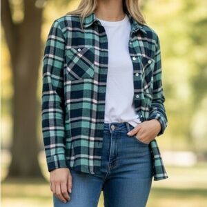 Roxy Women's Size XS Button Down Flannel Shirt Mint Green White Plaid High Low